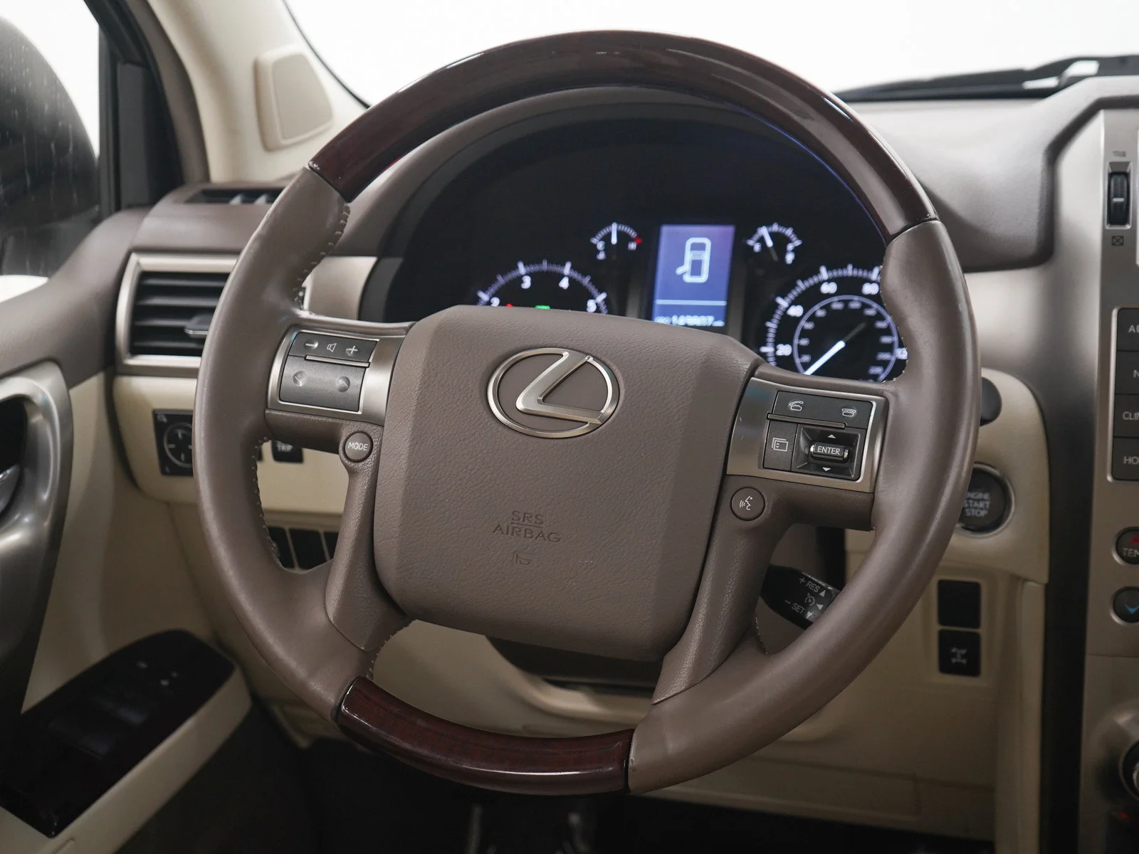 Used 2014 Starfire Pearl Lexus 4WD 4dr image 16