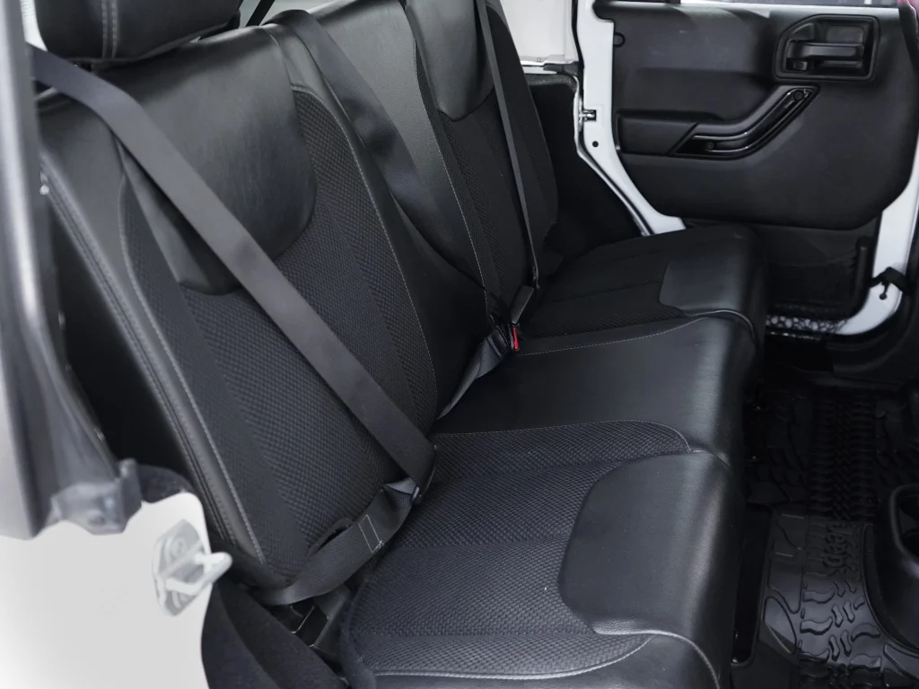 Used 2017 Bright White Clearcoat Jeep Winter image 33