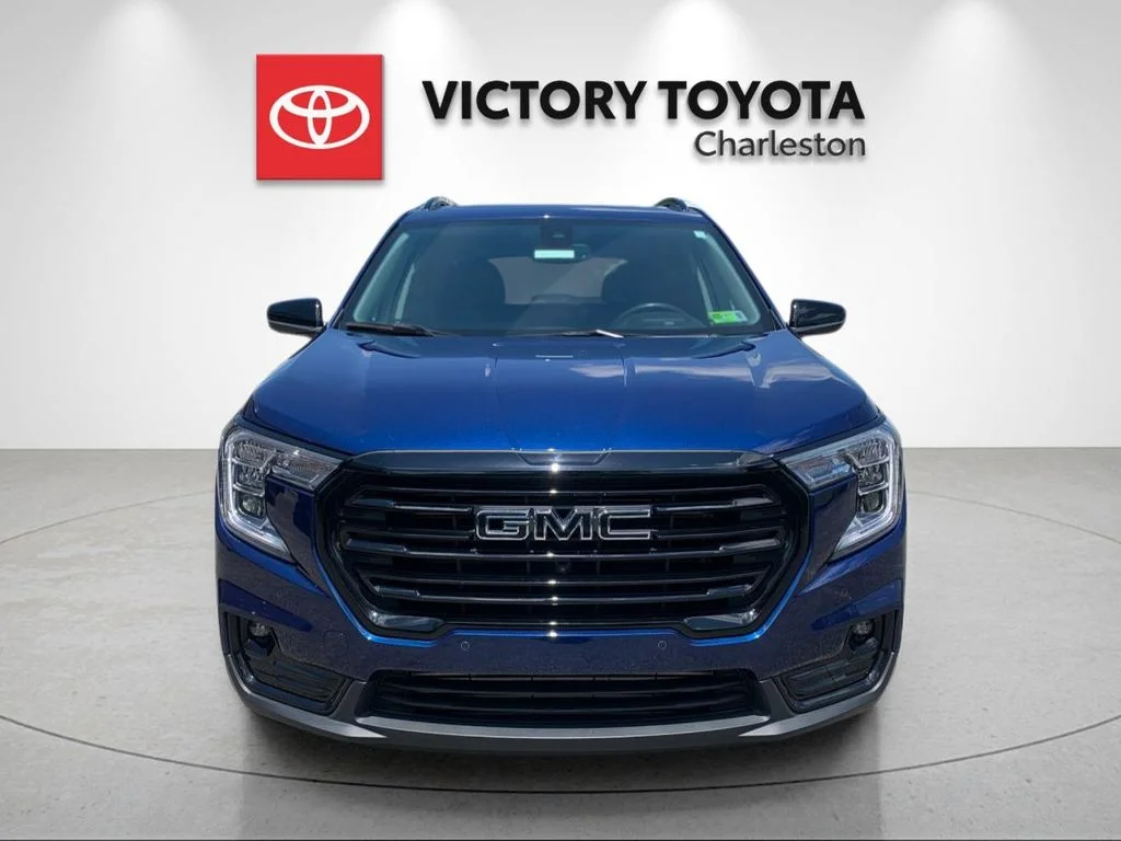 Used 2022  GMC SLT image 8