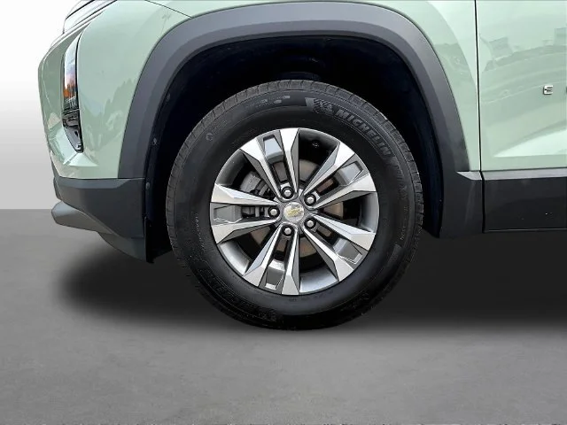 Used 2025 Green Chevrolet LT image 35