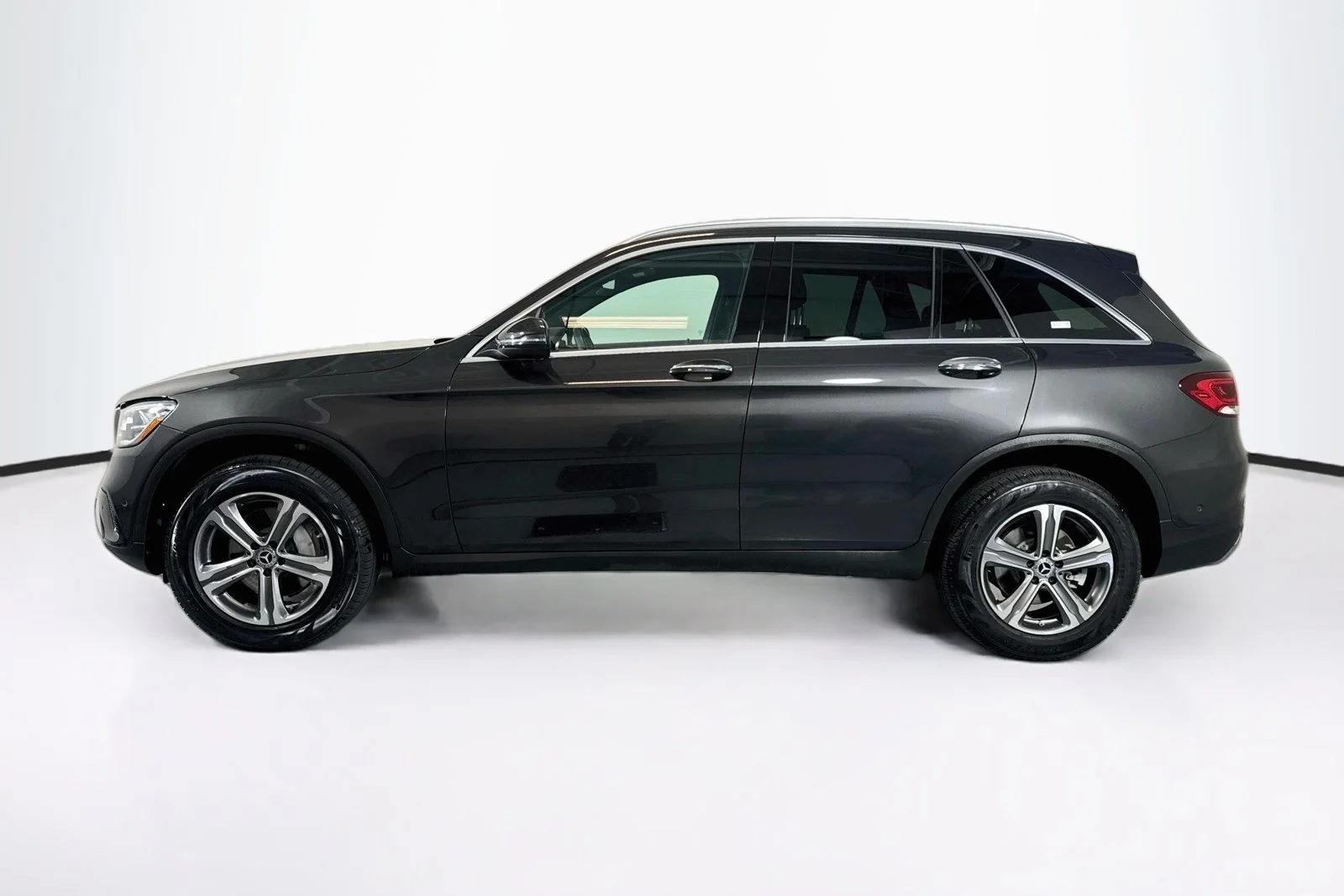 Used 2022 Graphite Grey Metallic Mercedes-Benz GLC 300 image 8