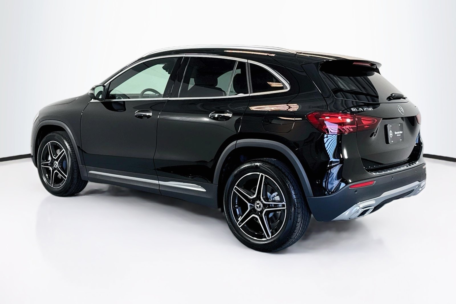 New 2026 Night Black Mercedes-Benz GLA 250 image 7