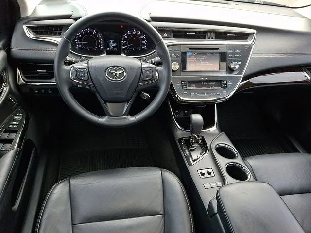 Used 2013 Red Toyota XLE Touring image 12