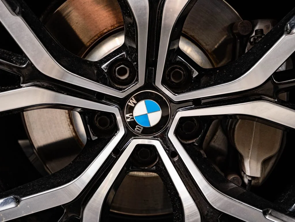 Used 2023 Alpine White BMW 530i xDrive image 8