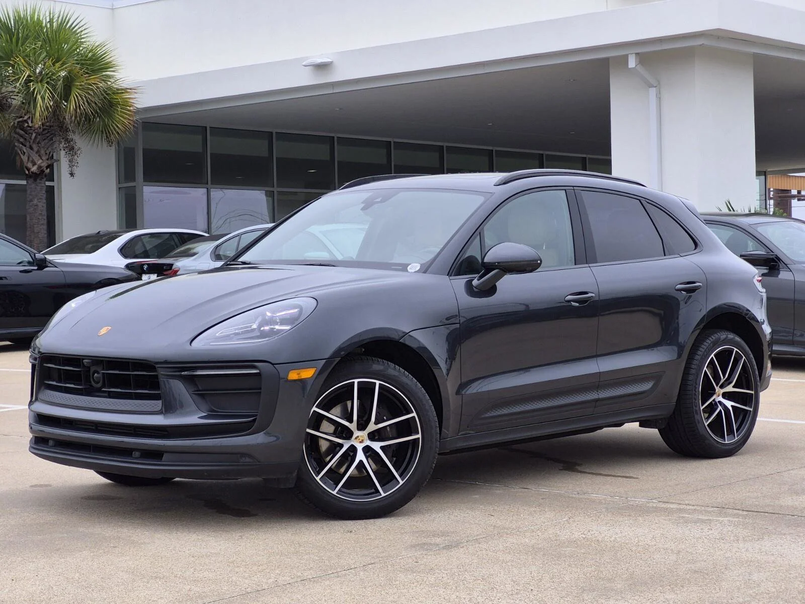 2024 Porsche Macan T's photo