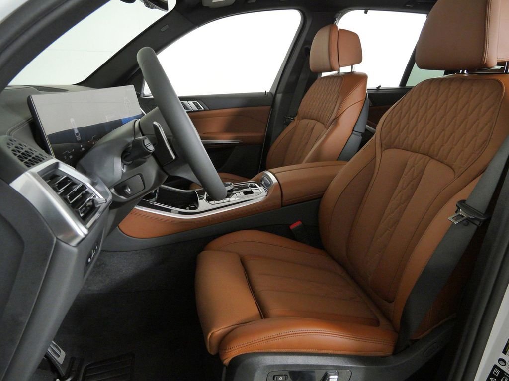 New 2026 Mineral White Metallic BMW xDrive40i image 36