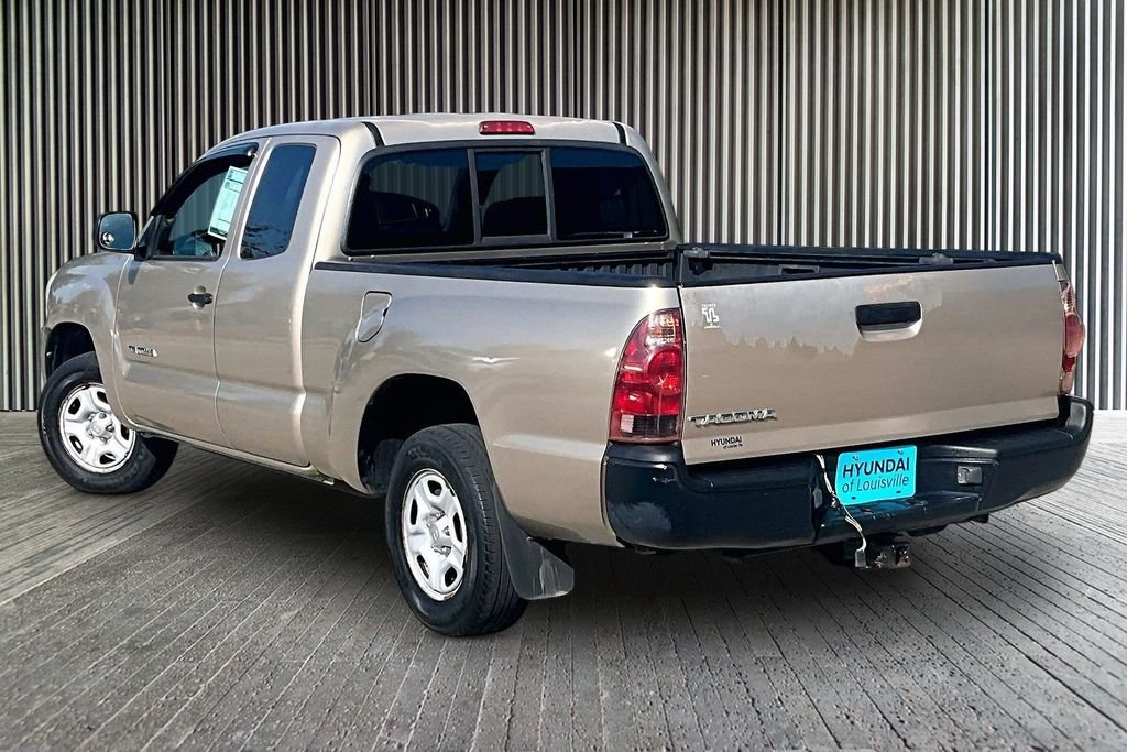 Used 2005 Beige Toyota Base image 3
