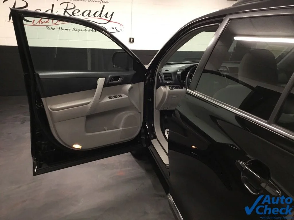 Used 2013 Black Toyota Base Plus V6 image 19