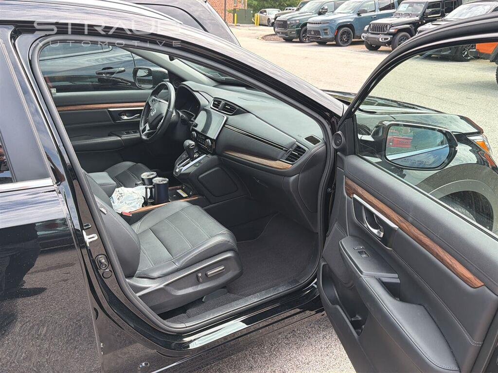 Used 2022 Crystal Black Pearl Honda Touring image 8