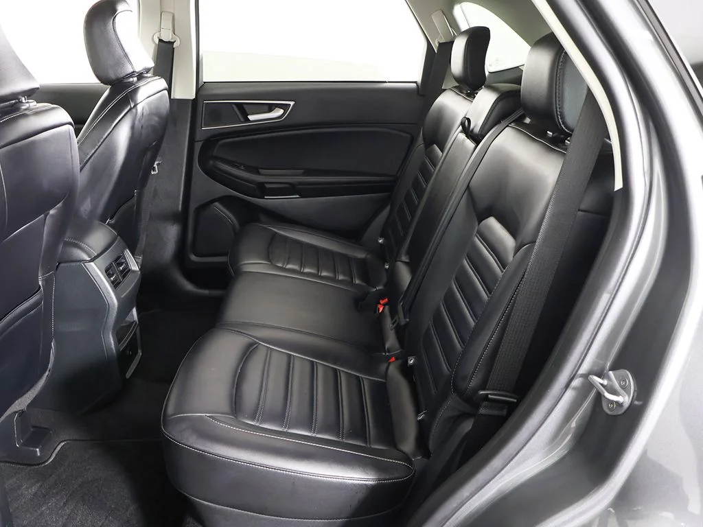 Used 2024 Gray Ford SEL image 33