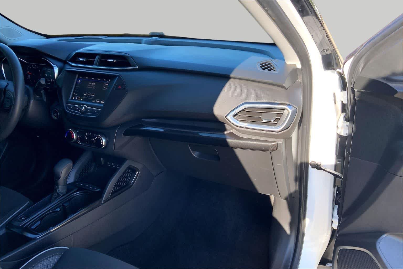 Used 2022 Summit White Chevrolet LT image 18