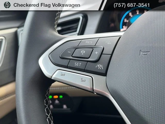 New 2026 White Volkswagen 2.0T SE w/Technology image 36