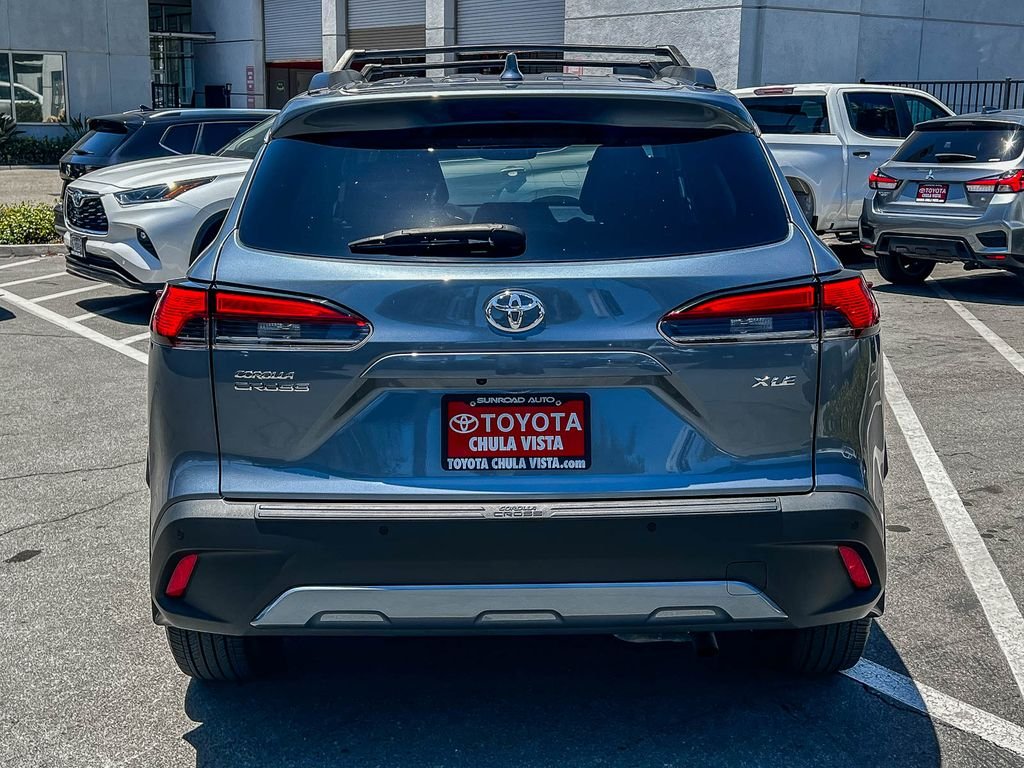 Used 2024  Toyota XLE image 5
