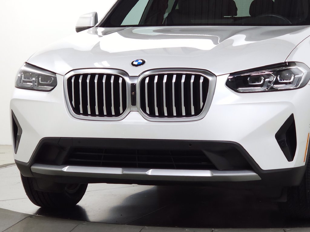 Used 2023 White BMW xDrive30i image 3