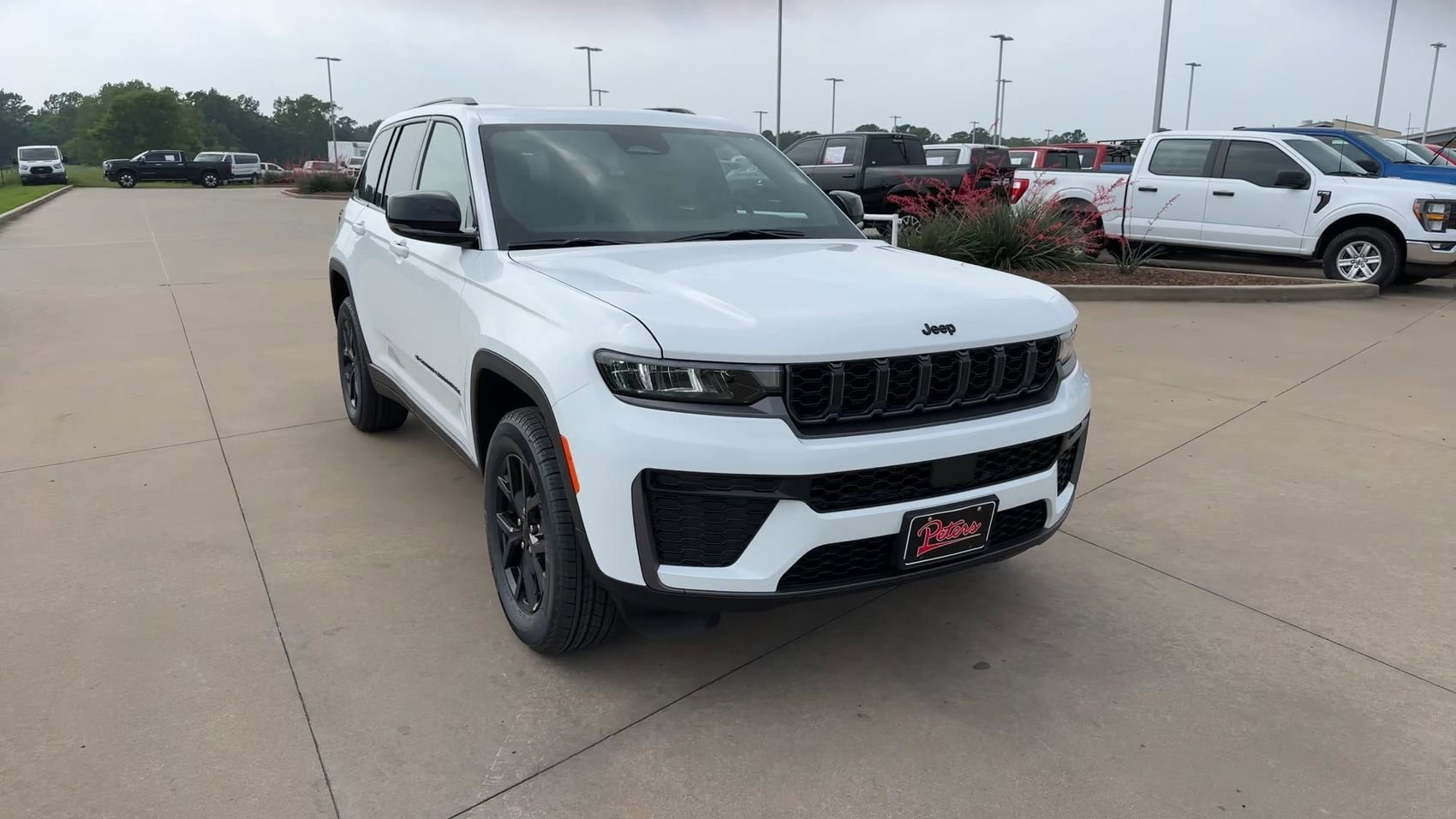 New 2026 Bright White Clearcoat Jeep Laredo Altitude image 3