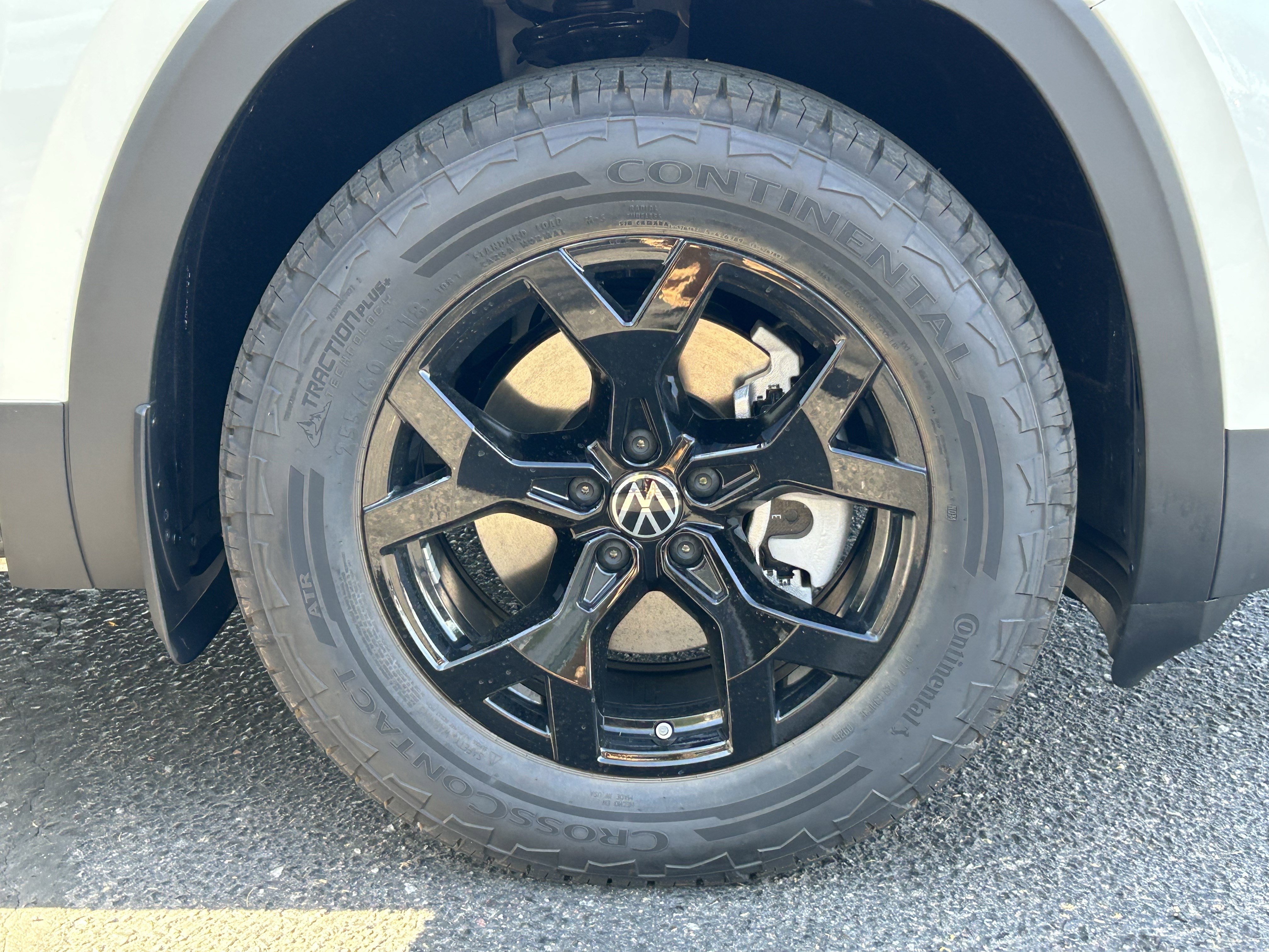 New 2026 Opal White Pearl Volkswagen 2.0T Peak Edition image 5
