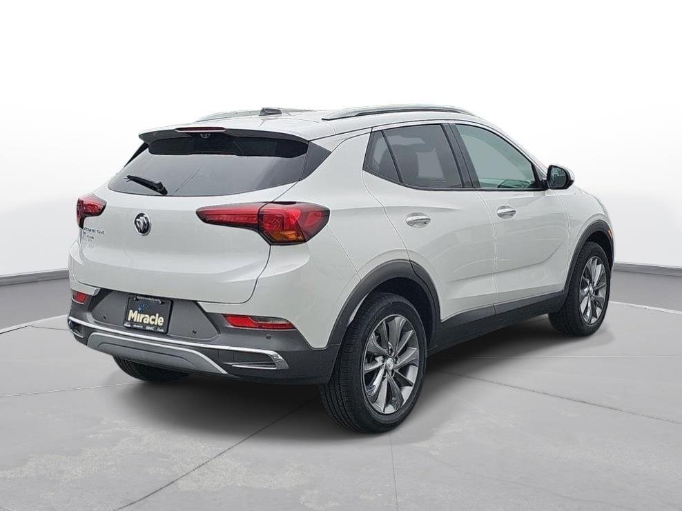 Used 2022 White Frost Tricoat Buick Essence image 6