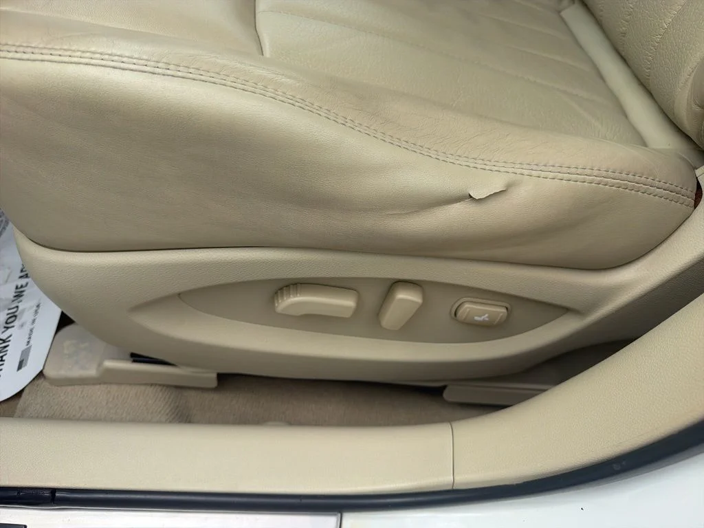 Used 2014 White INFINITI Journey image 26