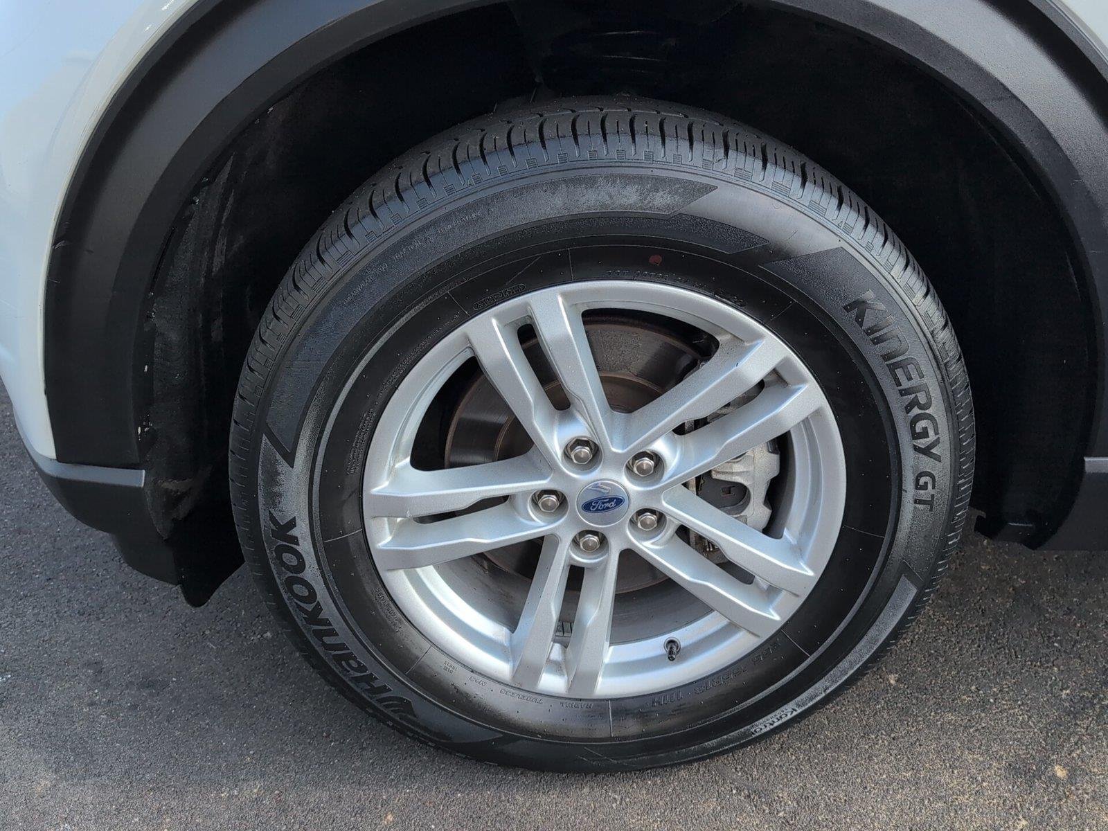 Used 2023 Star White Metallic Tri-Coat Ford XLT image 9