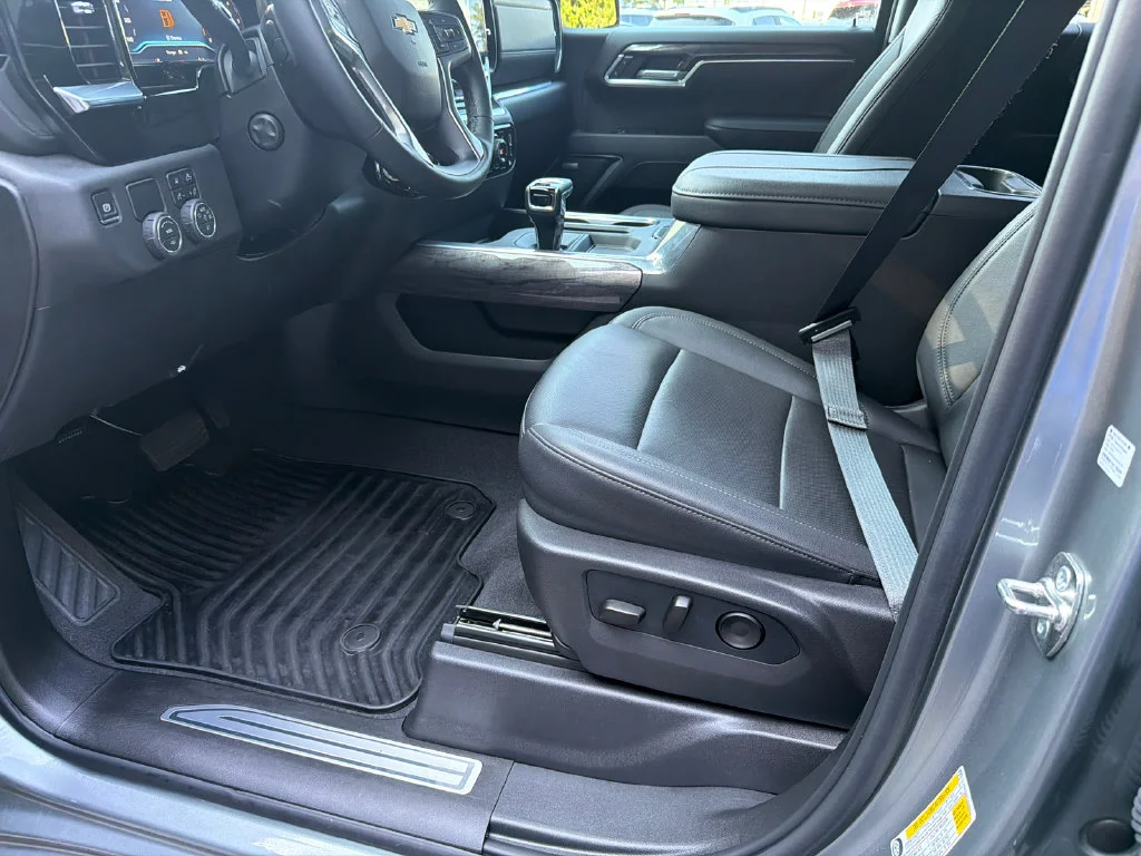Used 2025 Gray Chevrolet LTZ image 9