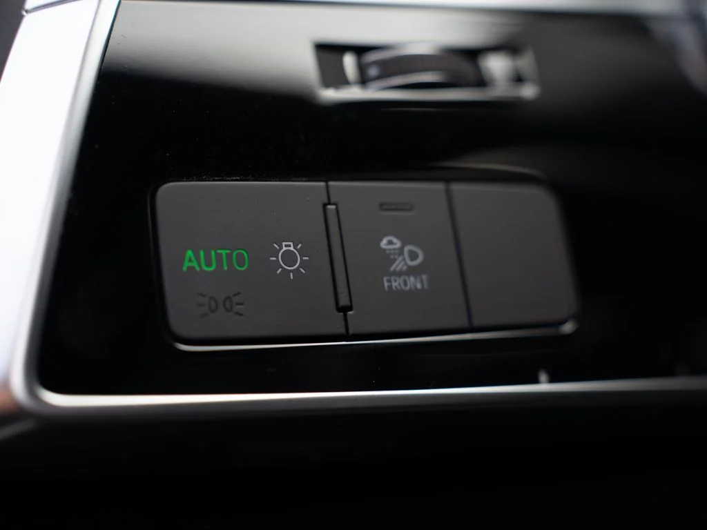 Used 2025 White Audi 55 Premium Plus image 29