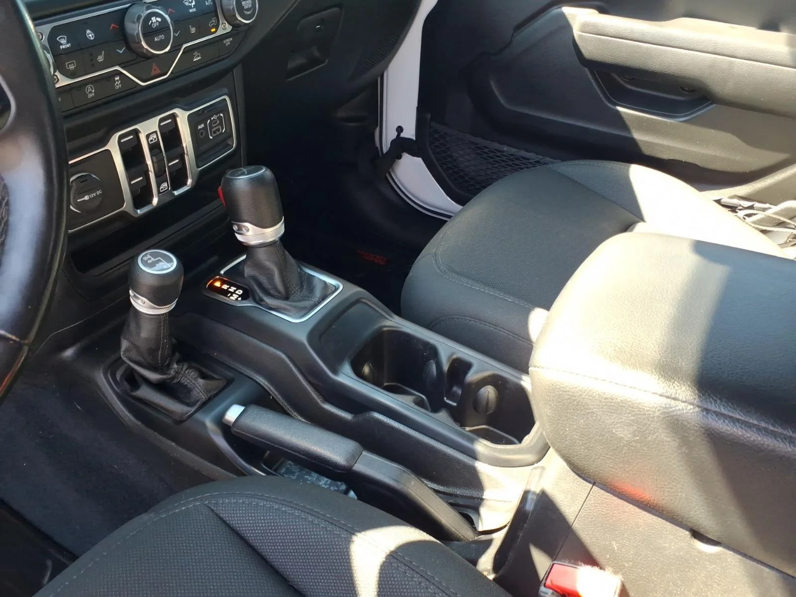 Used 2022 Bright White Clearcoat Jeep Sport S image 23