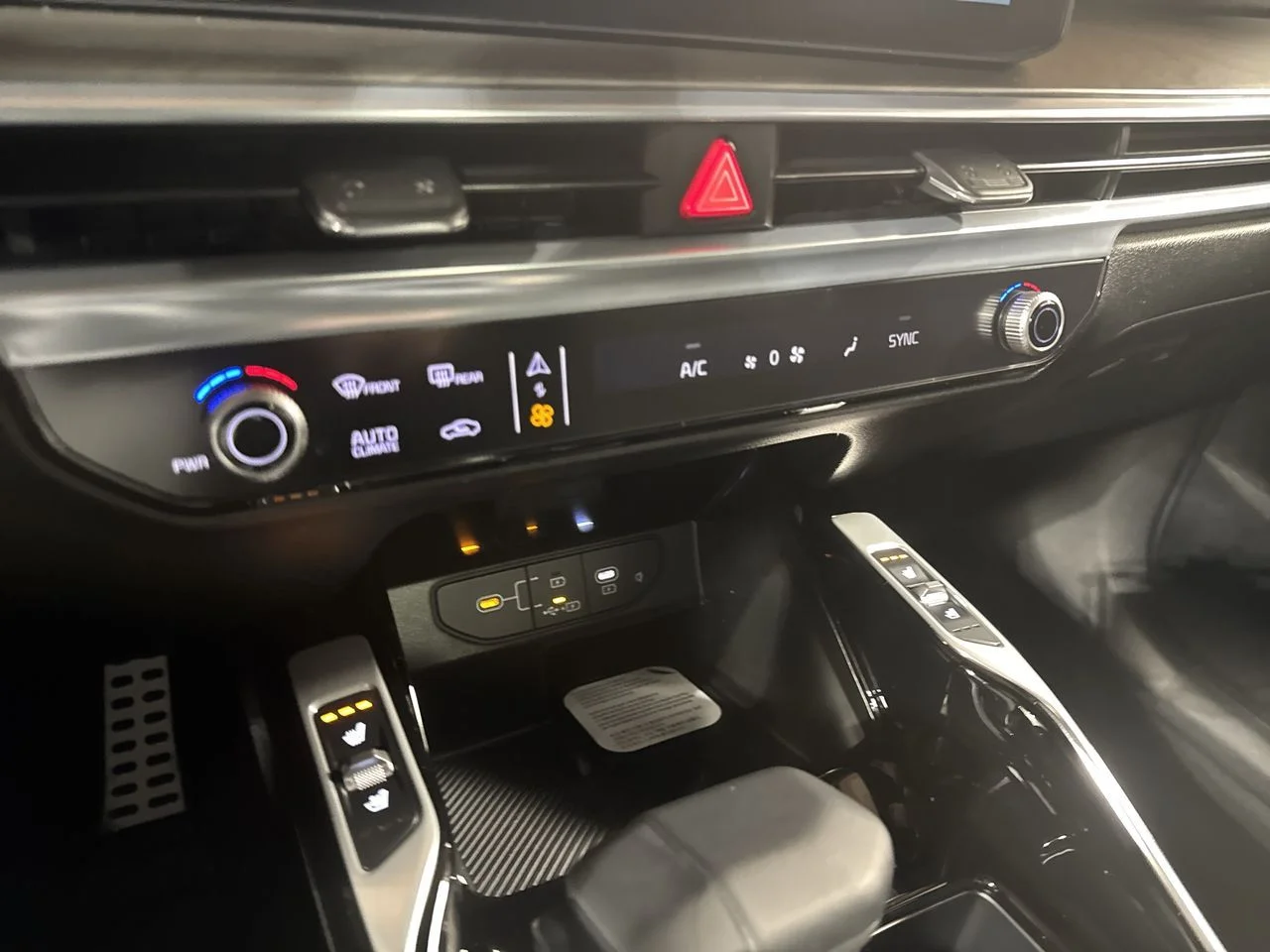 New 2026 White Pearl Kia X-Pro SX Prestige image 24