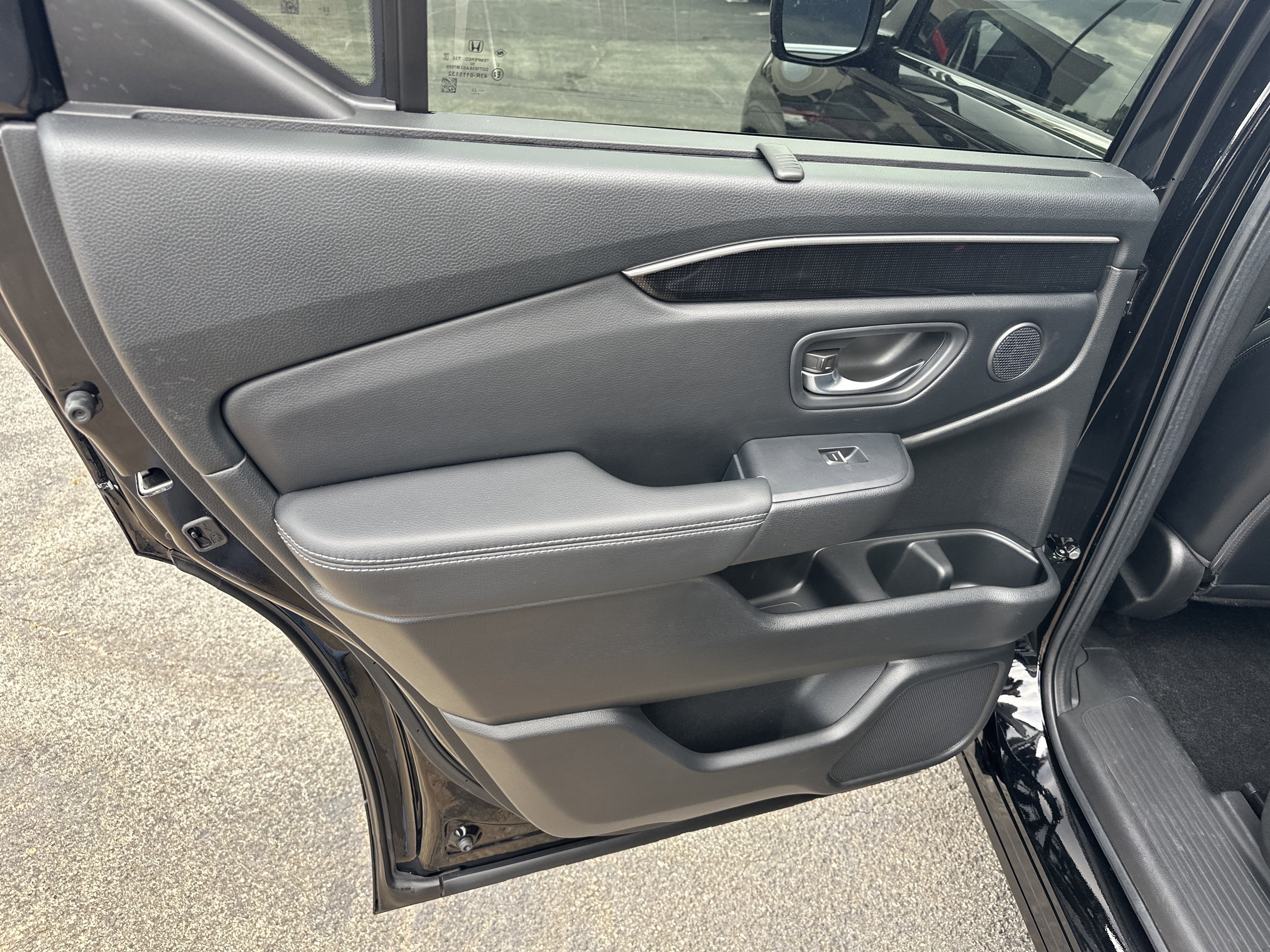 Used 2023 Crystal Black Pearl Honda Touring image 25