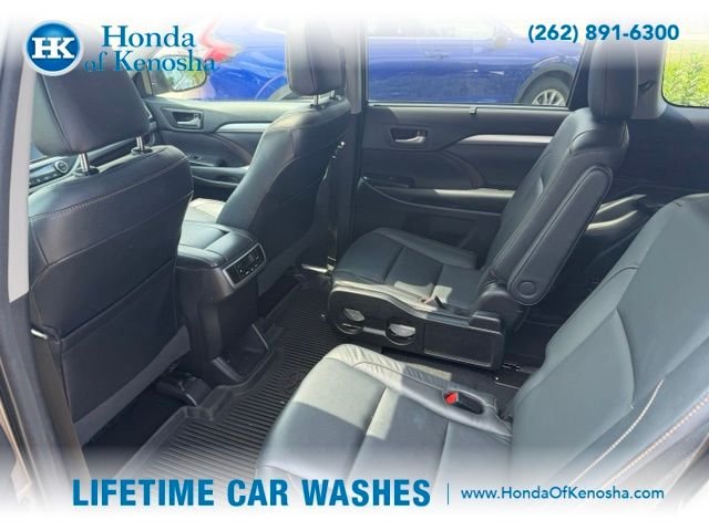 Used 2017 Predawn Gray Mica Toyota XLE image 12