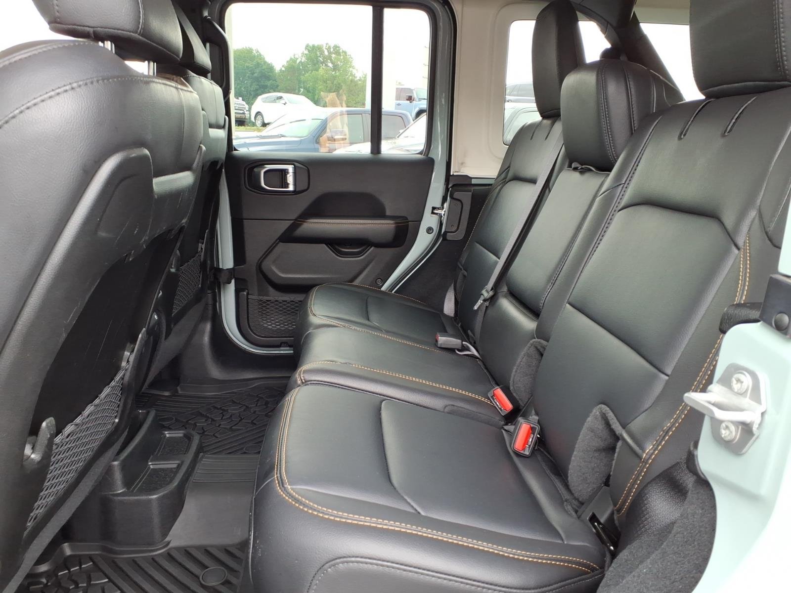 Used 2024 Gray Jeep Sahara image 17