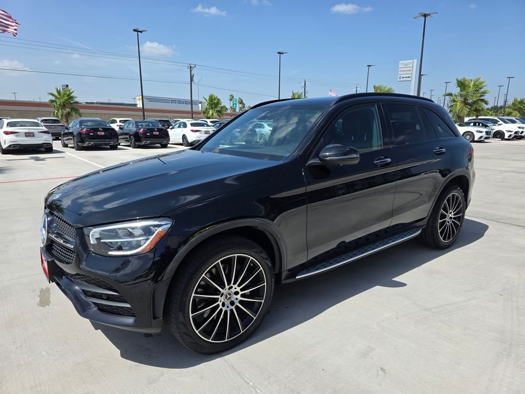 Used 2022 Black Mercedes-Benz GLC 300 image 3
