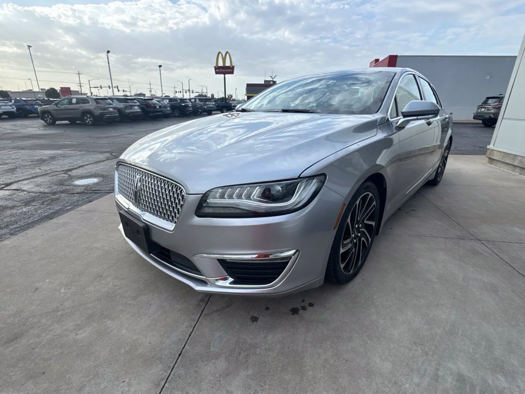 Used 2020 Silver Lincoln Standard image 4