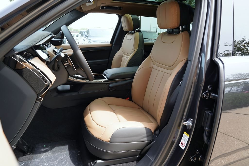 New 2026 Carpathian Grey Land Rover Dynamic SE image 12