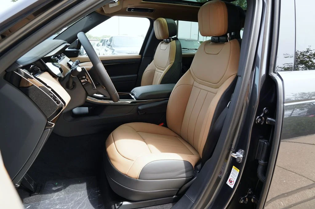 New 2026 Carpathian Grey Land Rover Dynamic SE image 12