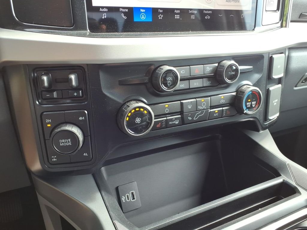 New 2026 Oxford White Ford F-250® XLT image 23