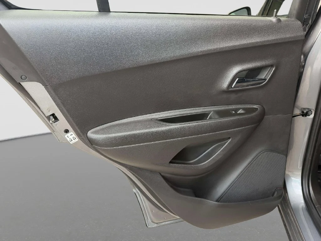 Used 2020 Gray Chevrolet LS image 13