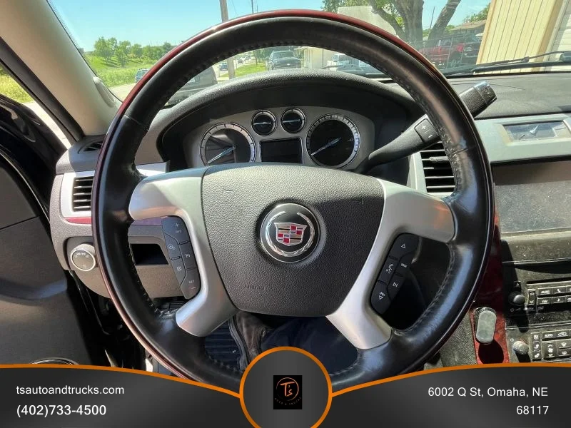 Used 2013 Black Cadillac Premium Sport Utility Pickup 4D 5 1/4 ft image 17