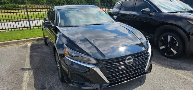 Used 2024 Black Nissan 2.5 SV image 2