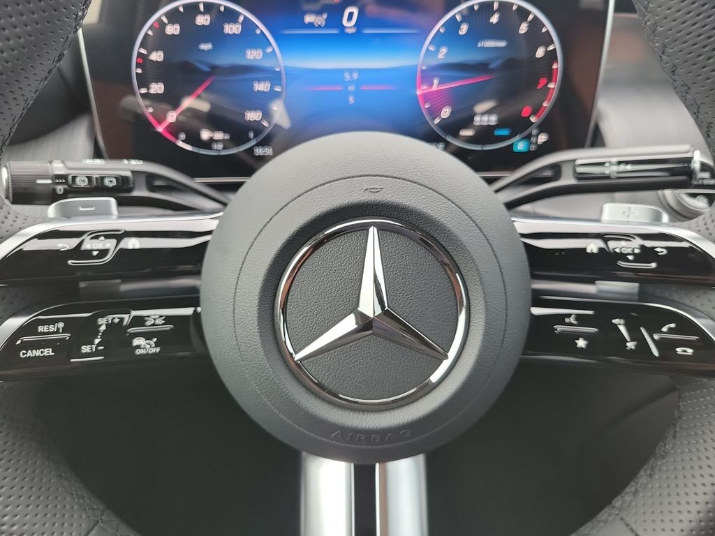 New 2027 Black Mercedes-Benz GLC 300 image 23