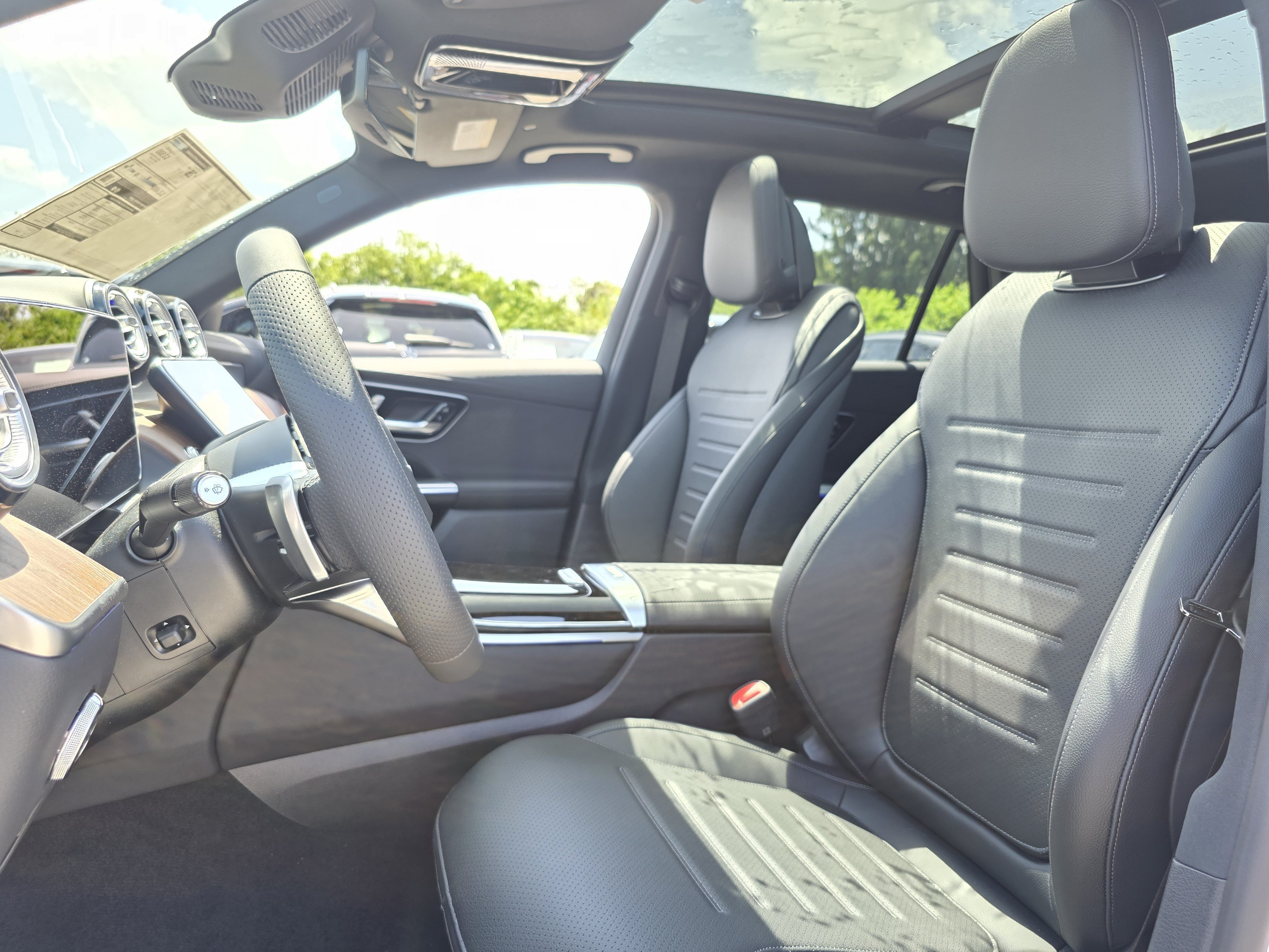 New 2026 Polar White Mercedes-Benz GLC 300 image 45
