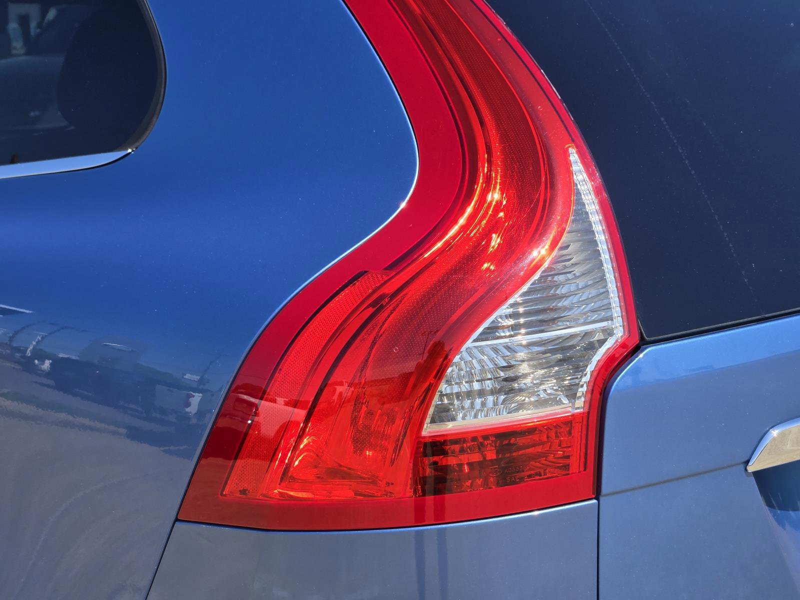 Used 2017 Blue Metallic Volvo Inscription image 9