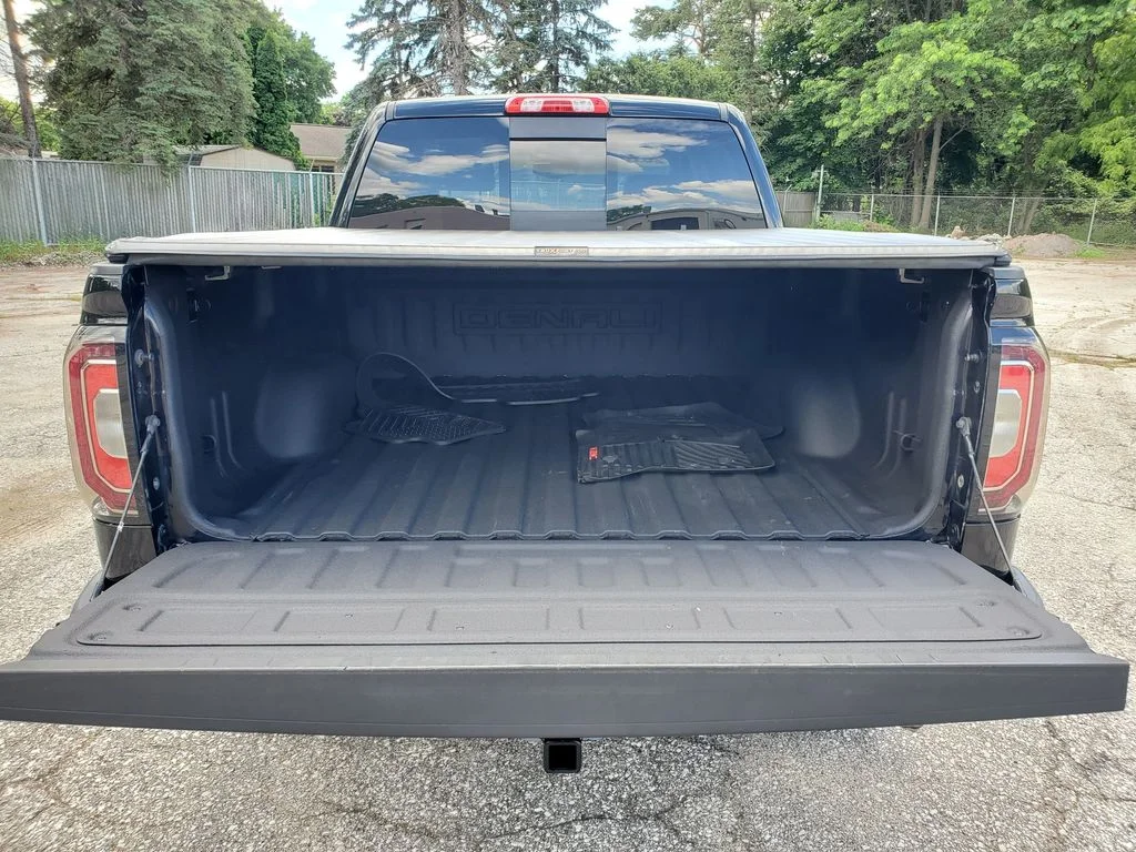 Used 2018 Black GMC Denali image 35
