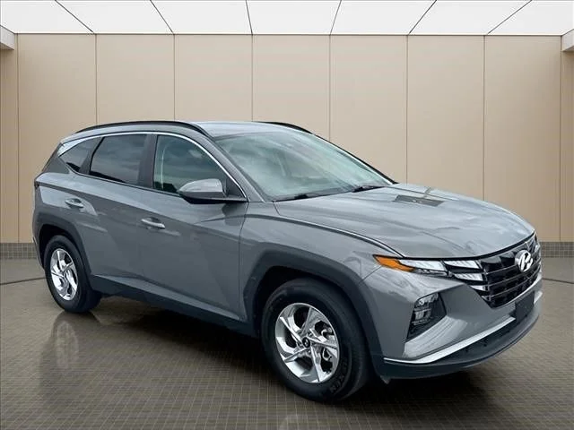 Used 2024 Gray Hyundai SEL image 2