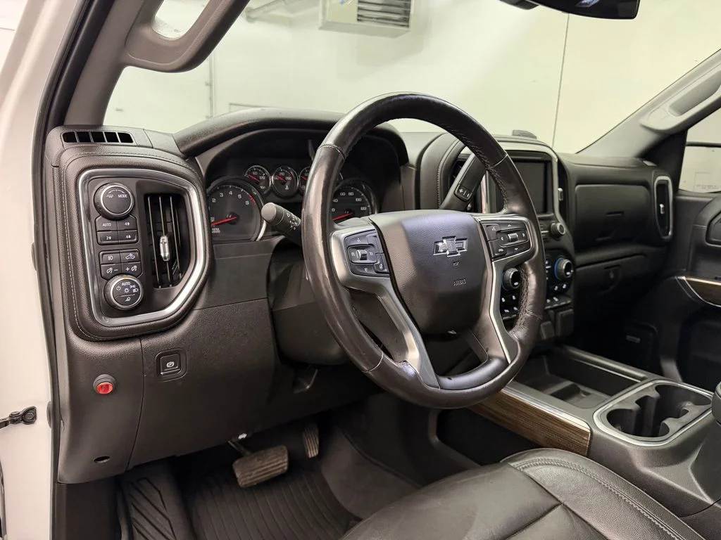 Used 2020 Summit White Chevrolet LT Trail Boss image 4