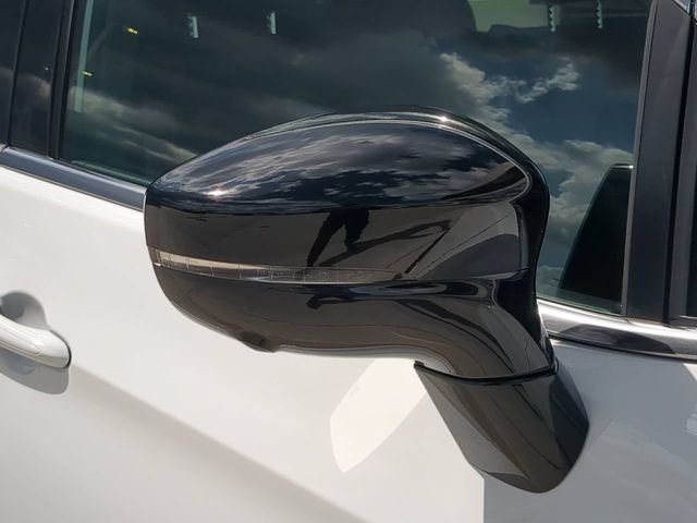 New 2026 Bright White Clear-Coat Exterior Paint Chrysler Select image 12