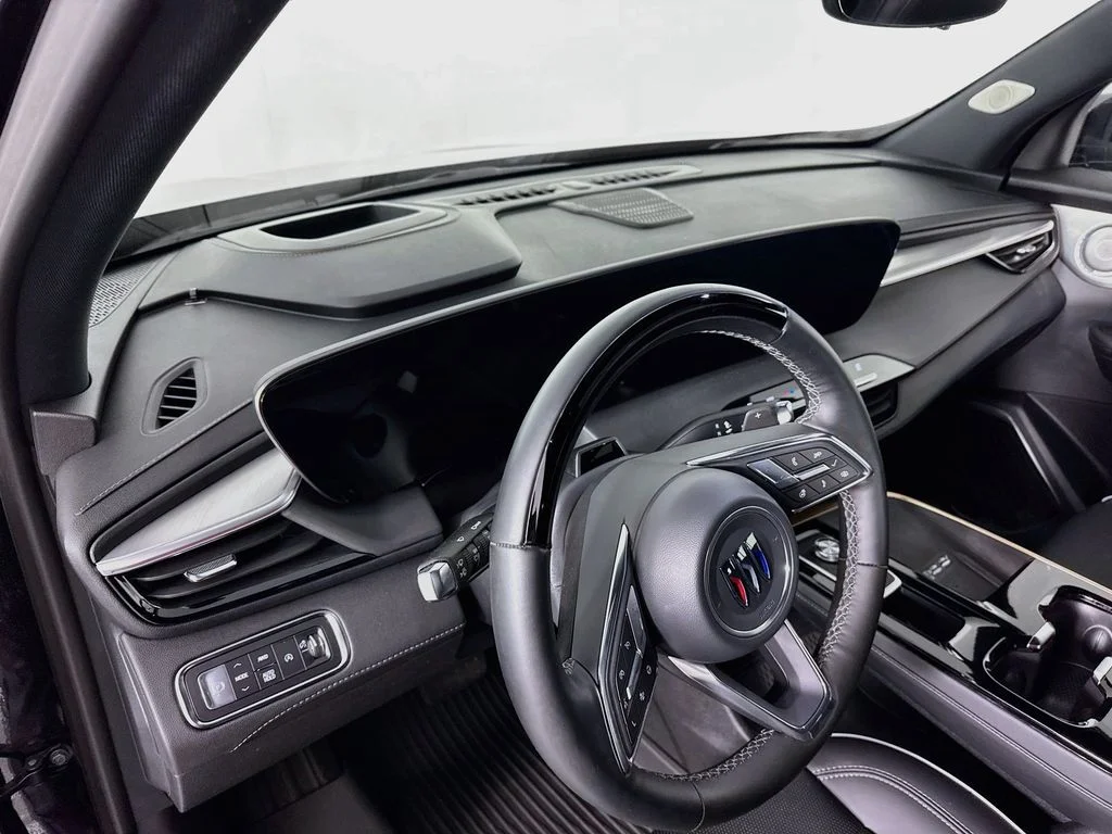 Used 2025 Black Buick Avenir image 4