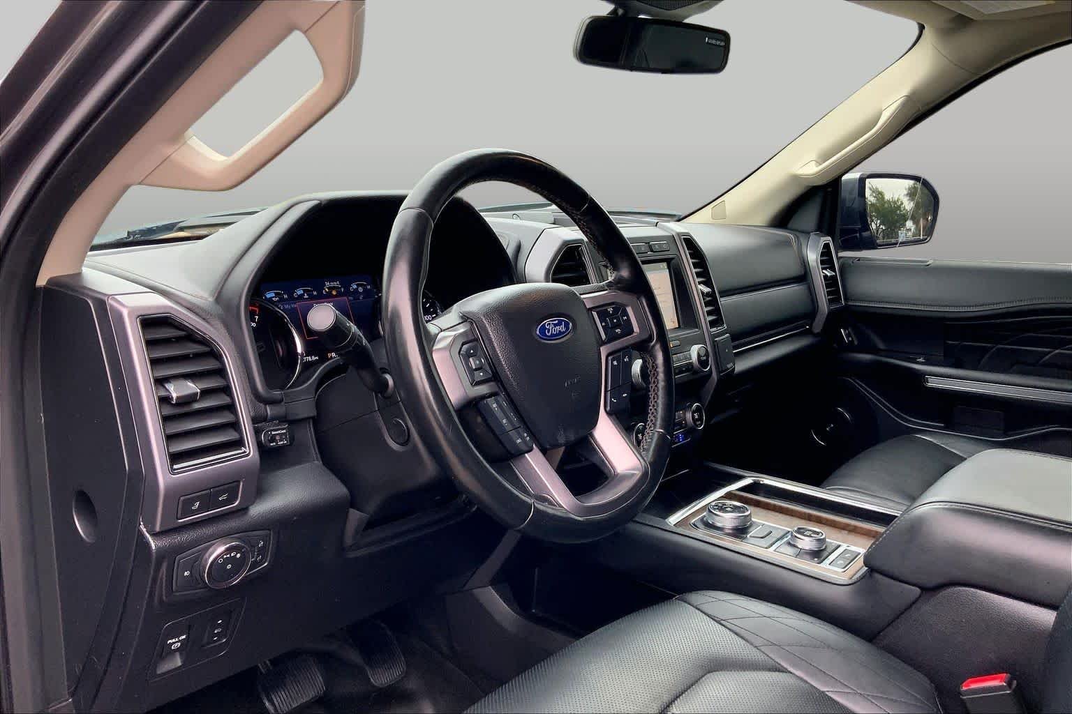 Used 2019 Magnetic Metallic Ford Platinum image 18