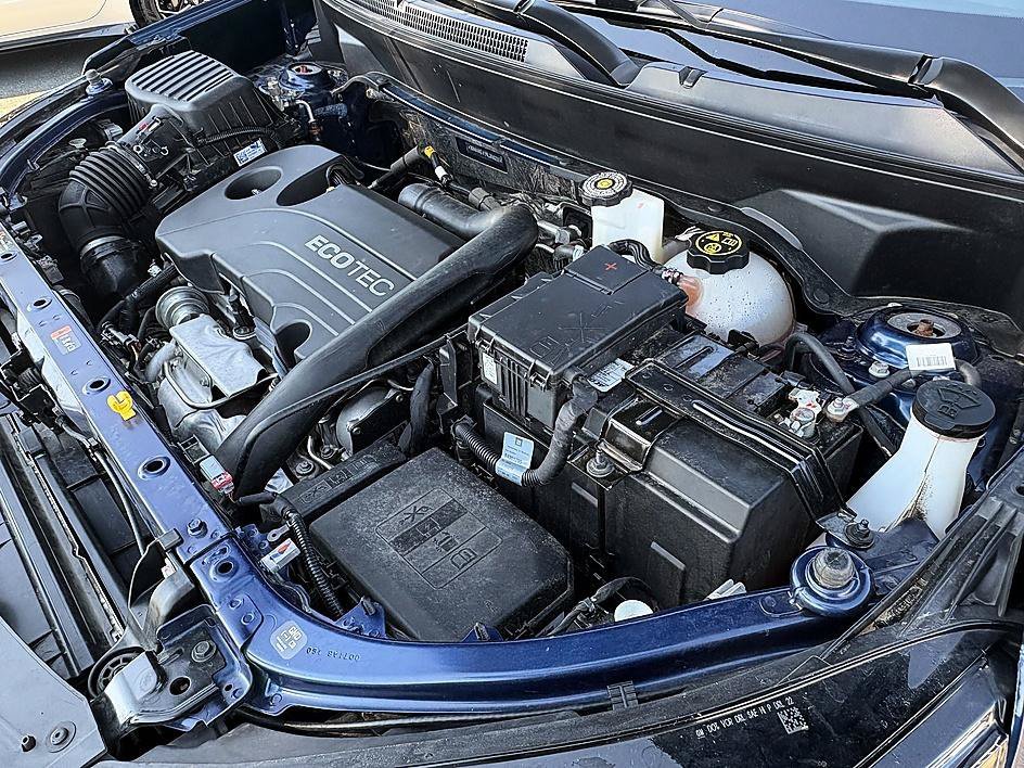 Used 2022 Blue Glow Metallic Chevrolet LT image 27
