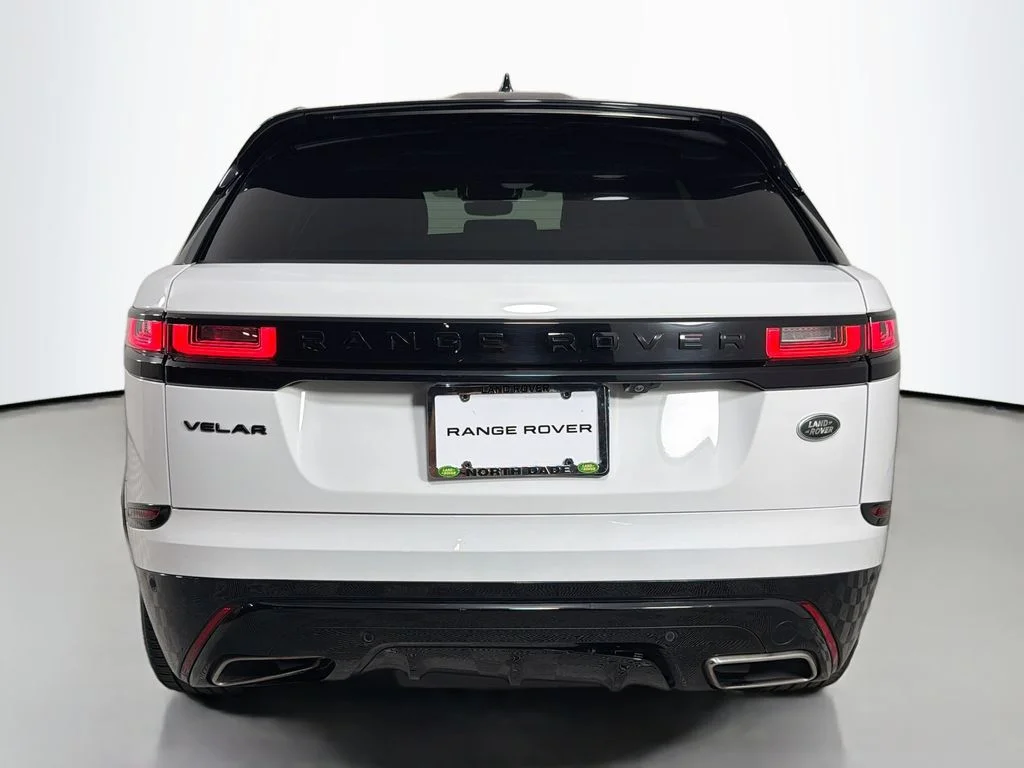 Used 2023 White Land Rover R-Dynamic S MHEV image 6