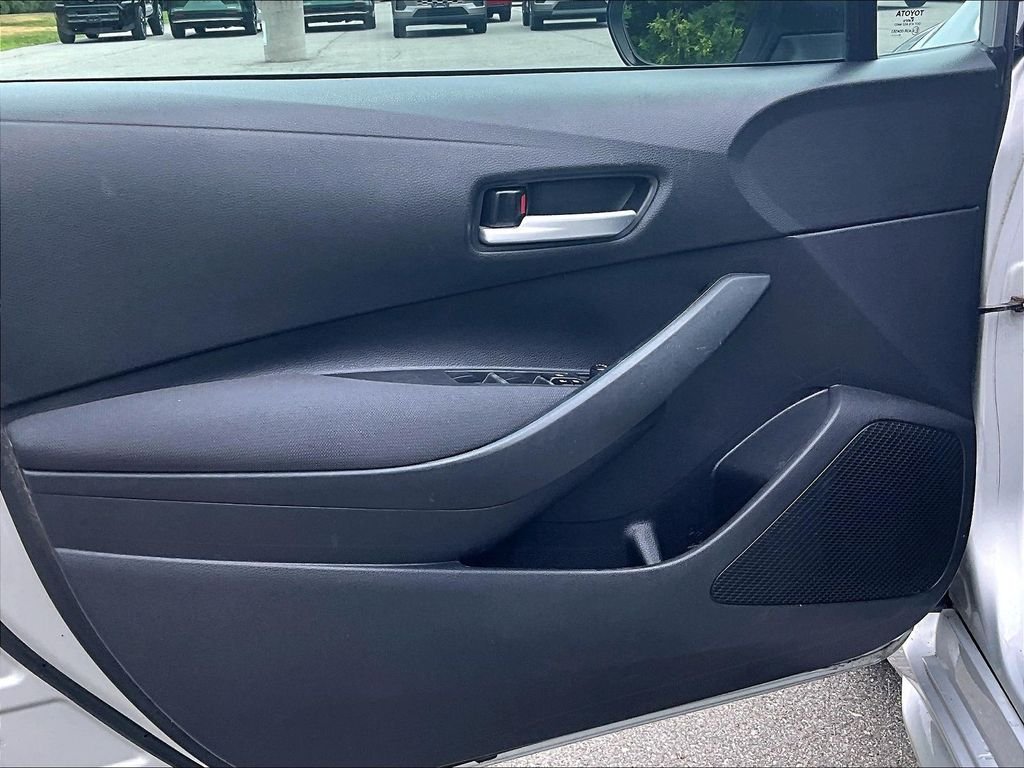 Used 2020 Silver Toyota LE image 9